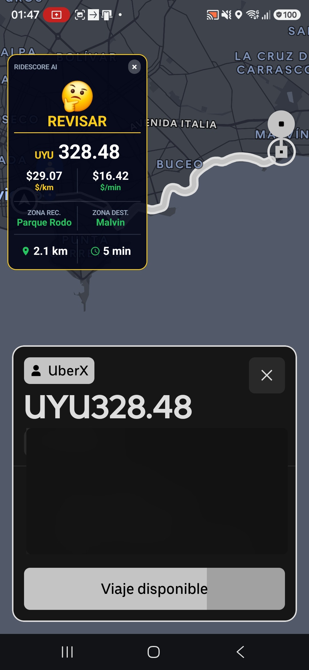Oferta anonimizada con overlay de RideScore AI mostrando REVISAR